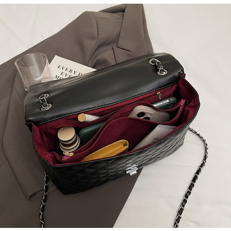 Boldly Quilted Jumbo Handbag