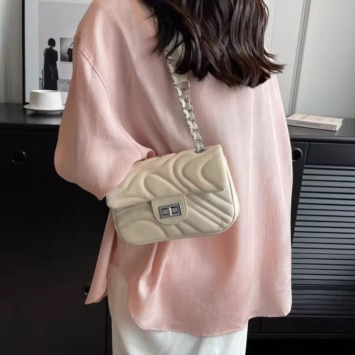 She Got Curves Quilt Slings