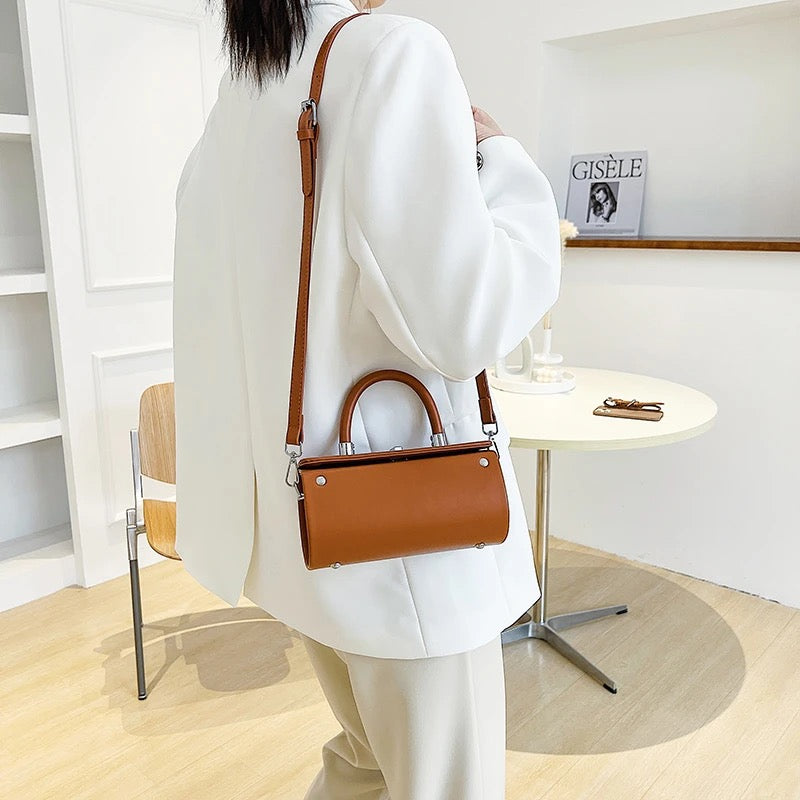 Brooklyn Babe Cylindrical Slings